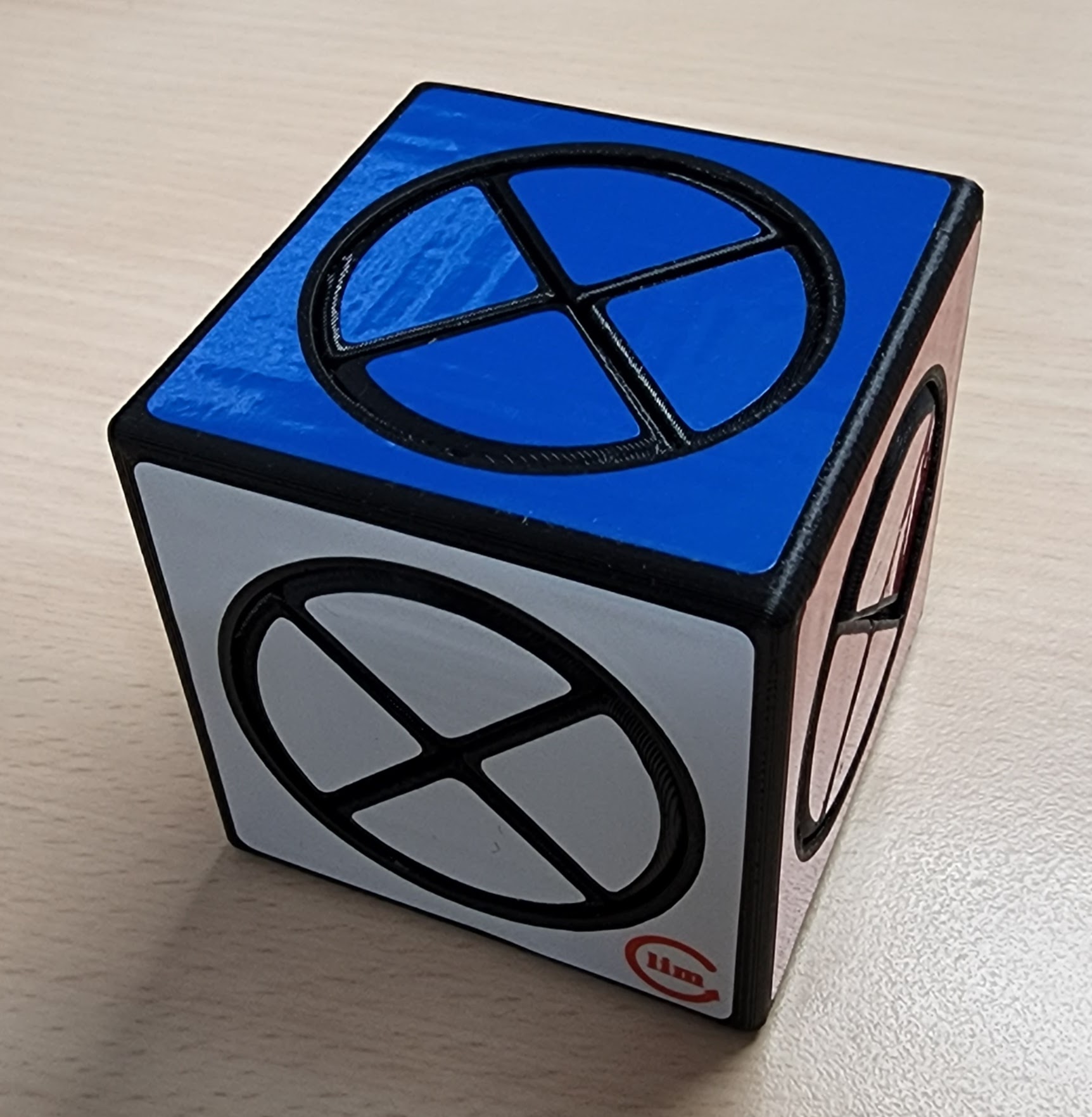Read more about the article 方是Hollow XO Cube